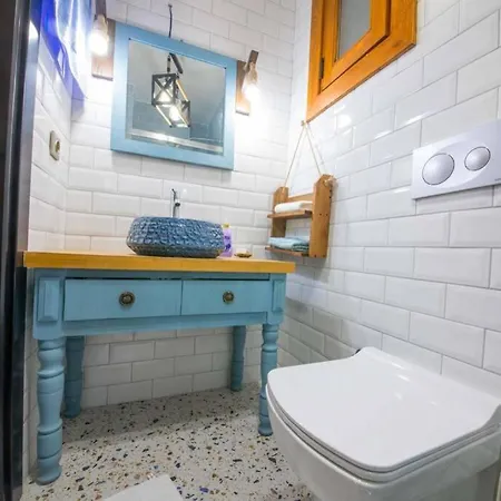 Fabulous With Private Swimming Pool,söğüt *